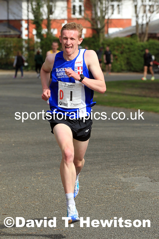 Senior Mens Northern 12 Stage Road Relay, 2022 Northern 12 and 6 Stage Road Relays,  Birkenhead Park, Birkenhead, Wirral.  Photo: David T. Hewitson/Sports for All Pics